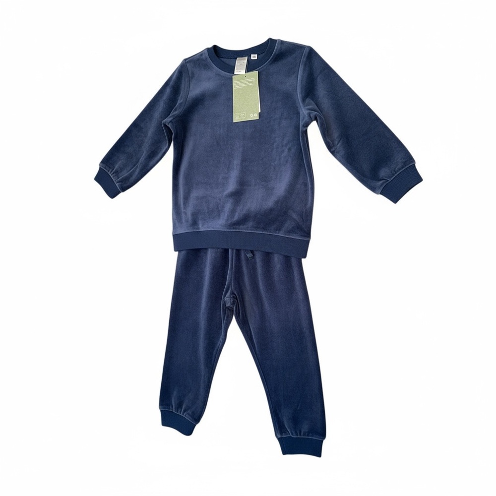 💙 H&M Velour Sweatshirt & Pants Set (NWT) – Size 3T / 2–3Y
